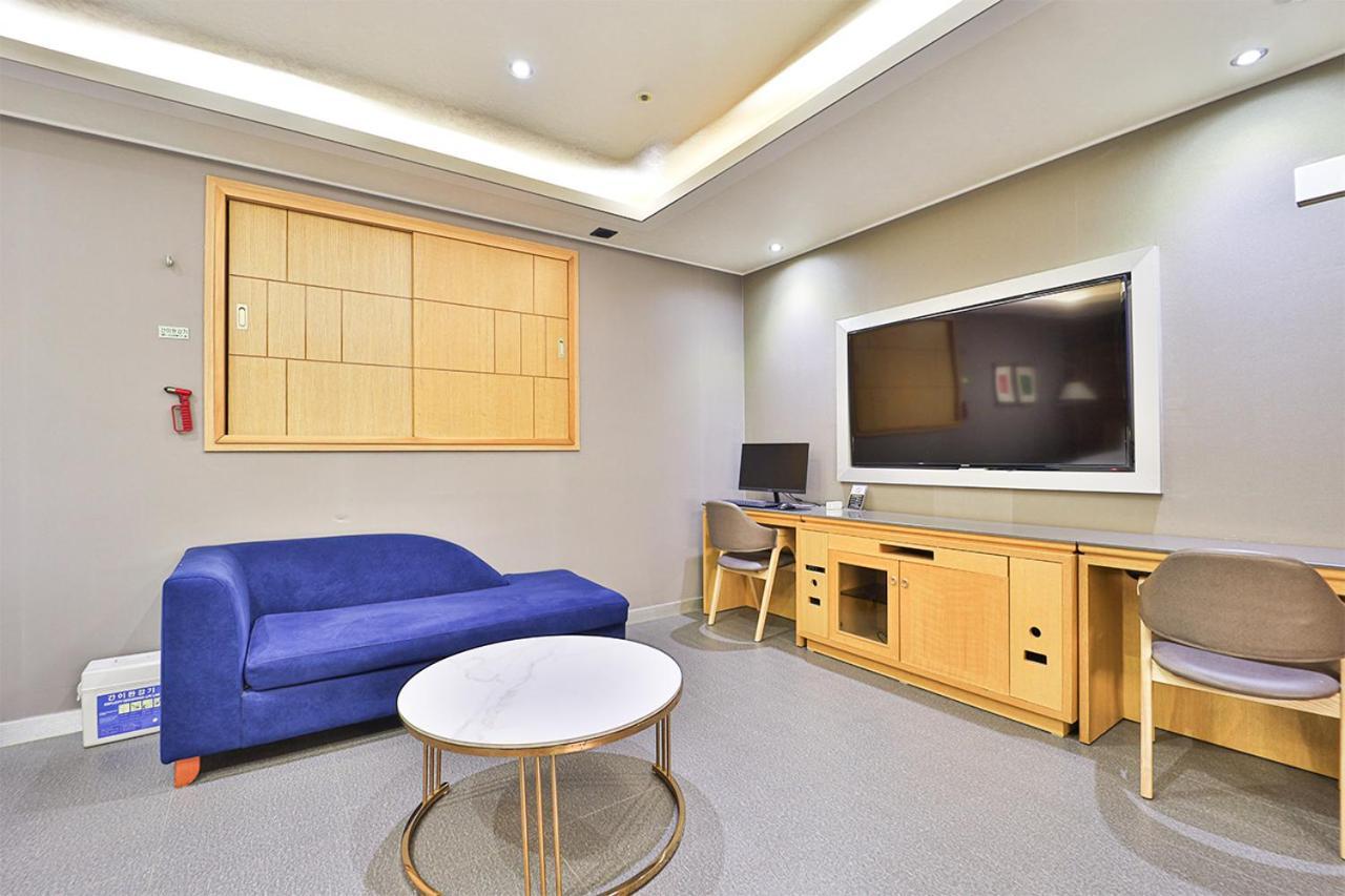 Seomyeon Ib Hotel Пусан Екстериор снимка