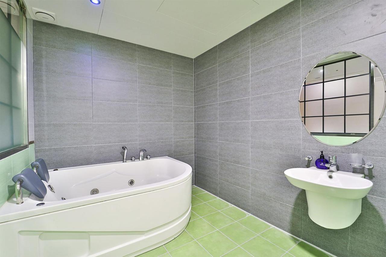 Seomyeon Ib Hotel Пусан Екстериор снимка