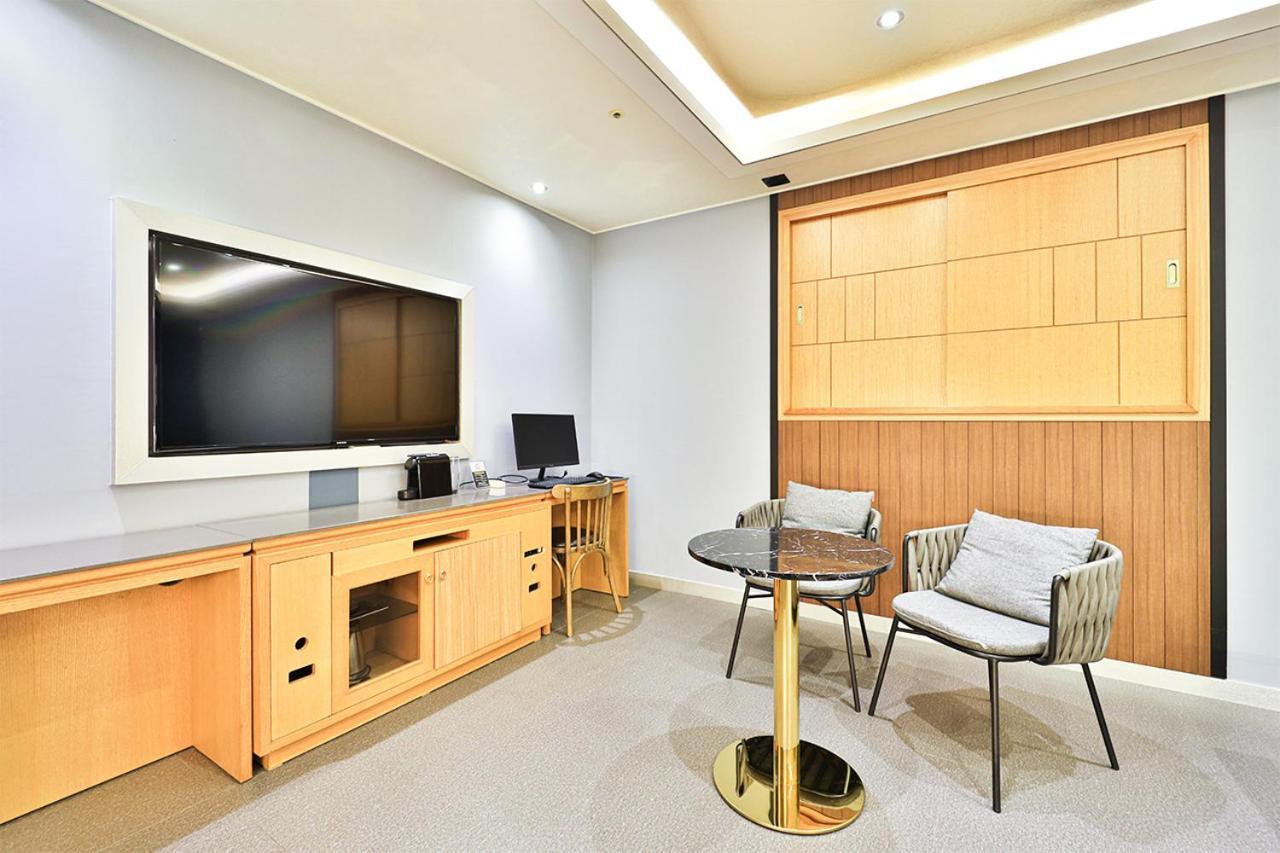 Seomyeon Ib Hotel Пусан Екстериор снимка