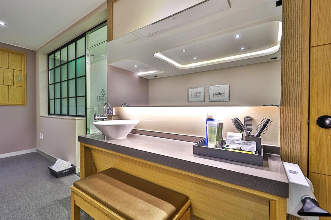 Seomyeon Ib Hotel Пусан Екстериор снимка