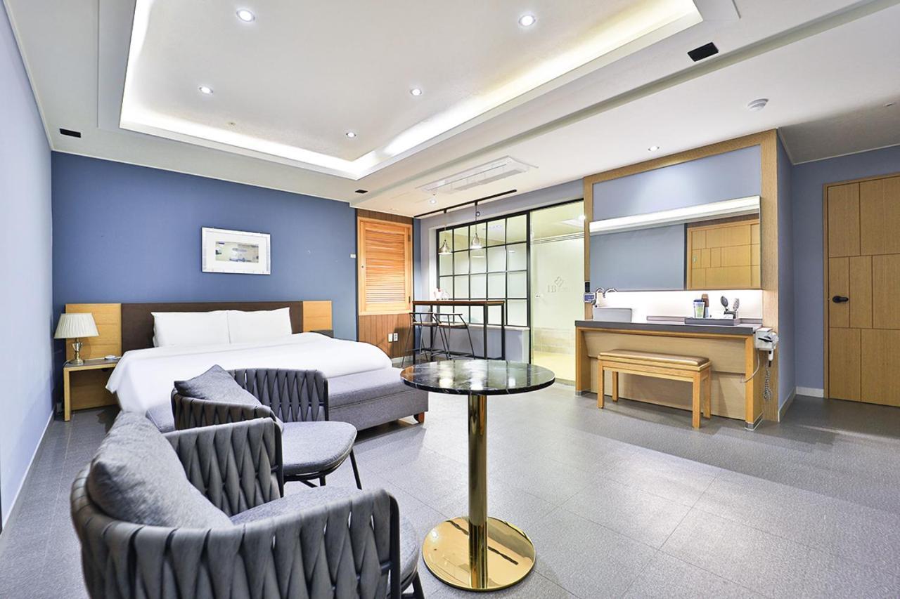 Seomyeon Ib Hotel Пусан Екстериор снимка